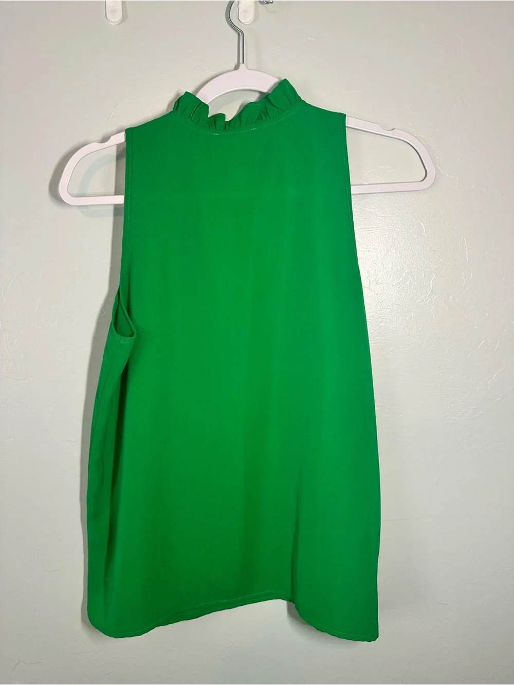 Green Ruffle Tie-Neck Sleeveless Blouse